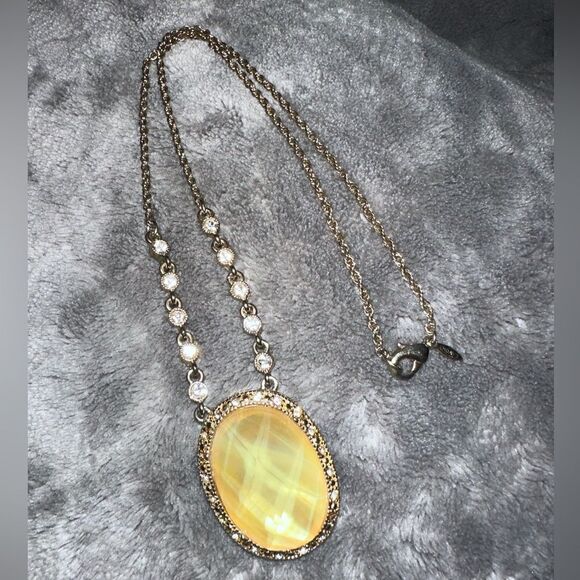 Avon Opalesque Necklace 18” - Picture 4 of 6